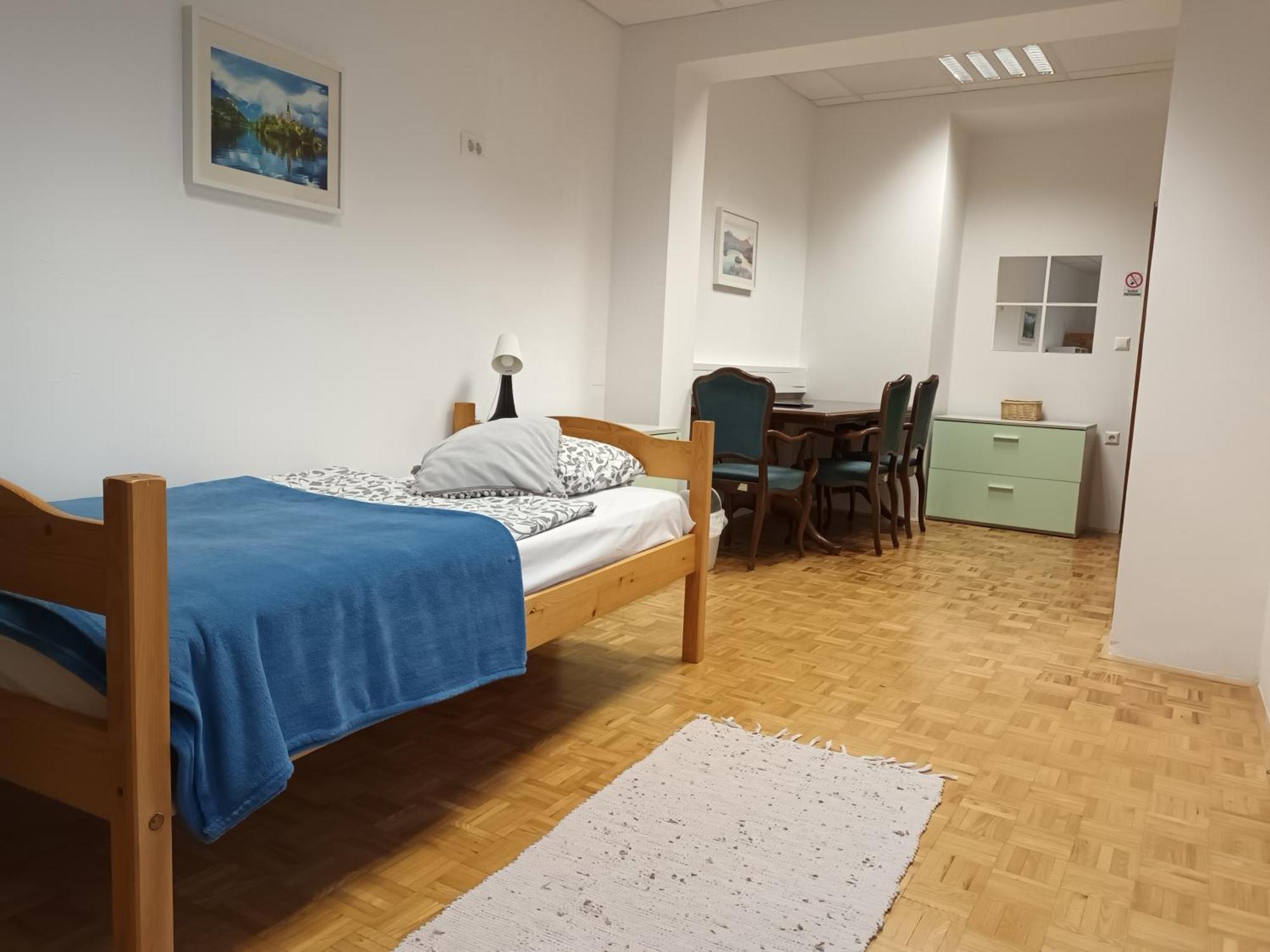 VIKSI hostel Laibach Zimmer foto